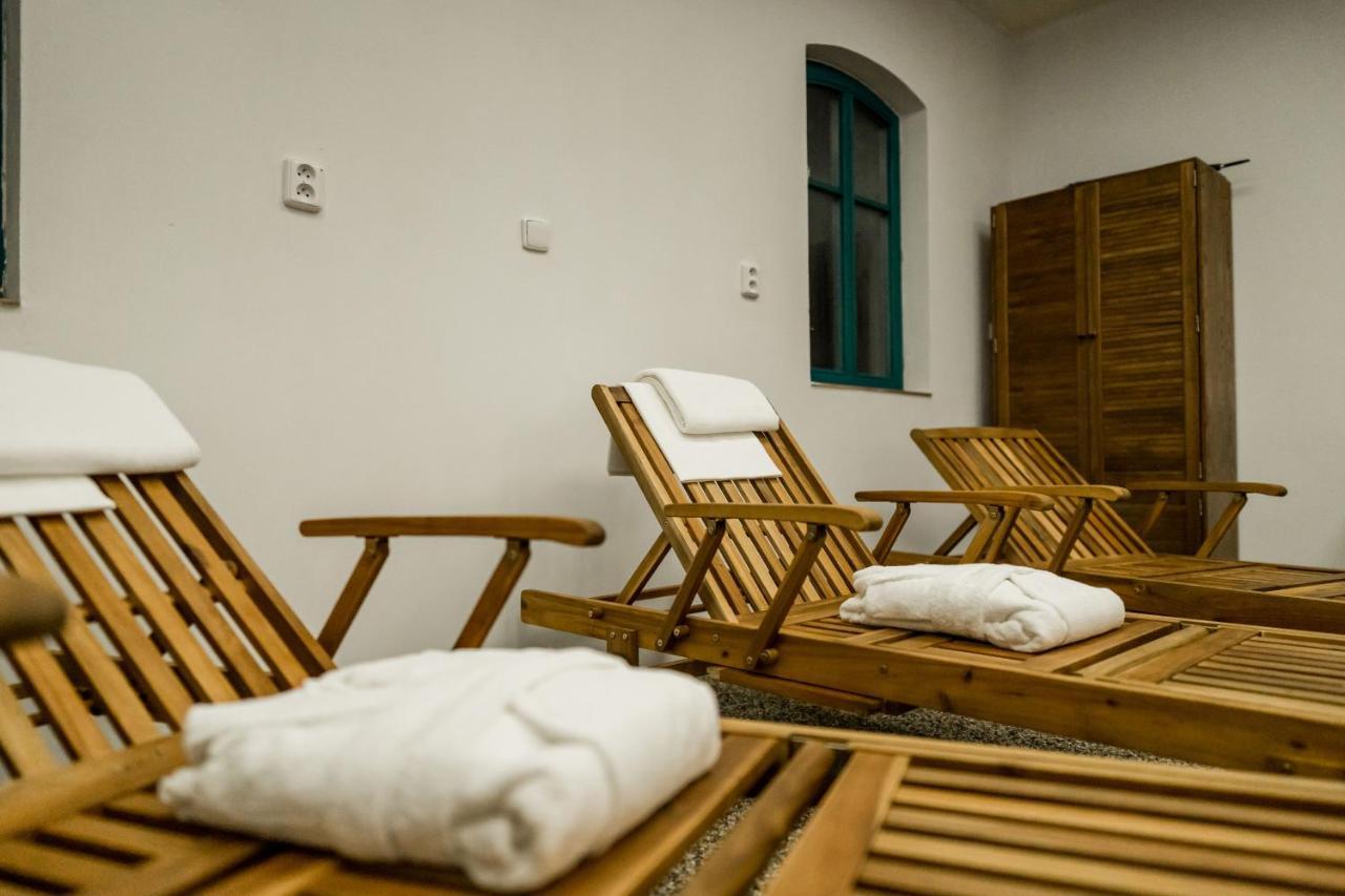Na Kopecku Ad 1795 - Penzion S Restauraci A Wellness V Podkrkonosi ดวูร์กราโลเว นัด ลาเบม ภายนอก รูปภาพ